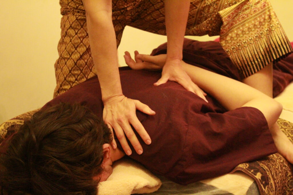 masaje tailandés desconstracturante